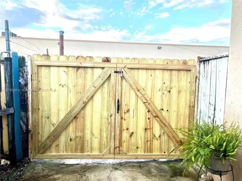 Exterior - 370 E 40th St #2, Hialeah, FL 33013 photo 1 of 1