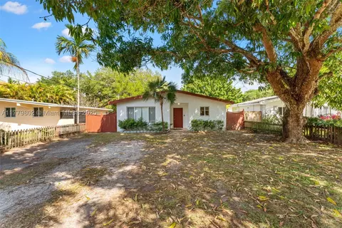 7265 SW 167th St, Palmetto Bay, FL 33157