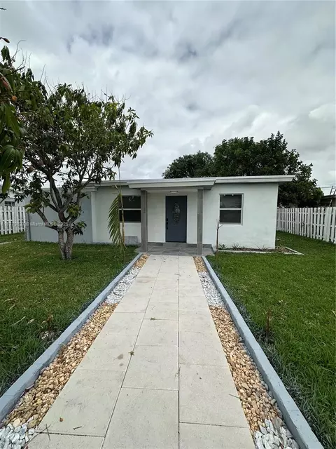 6335 Wiley St, Hollywood, FL 33023