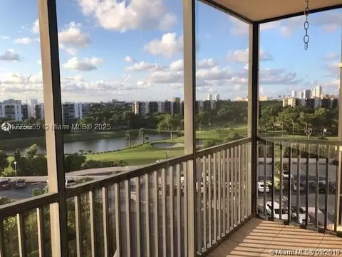 20301 W Country Club Dr #830, Aventura, FL 33180