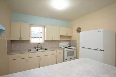 Kitchen - 73 E 53rd Ter, Hialeah, FL 33013 photo 2 of 2