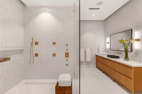 Bath - 5796 SW 91 St, Pinecrest, FL 33156 photo 2 of 3