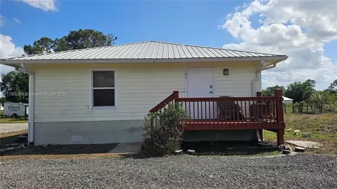 1250 Naples Ave, Clewiston, FL 33440