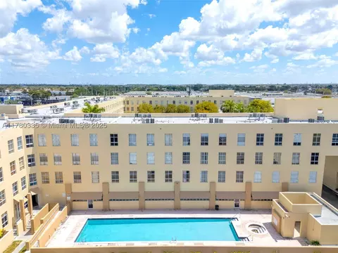 7400 W 20th Ave #418, Hialeah, FL 33016