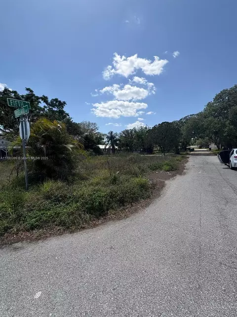 Undisclosed, Sebring, FL 33870 photo 3