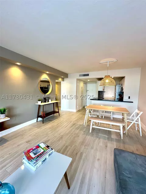 2899 Collins Ave #837, Miami Beach, FL 33140