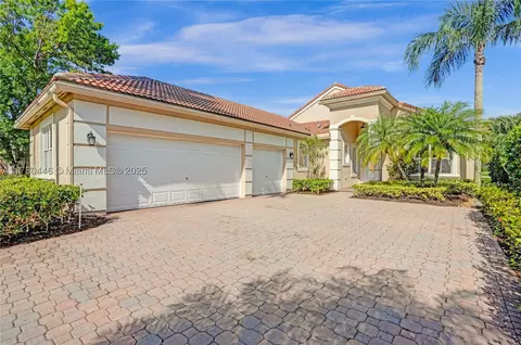 8246 S Spyglass Dr, West Palm Beach, FL 33412