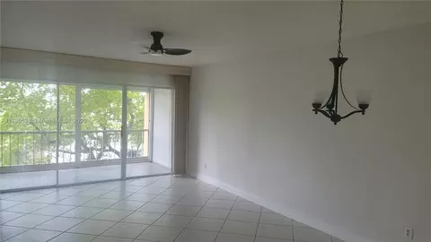6091 NW 61 Ave #310, Tamarac, FL 33319