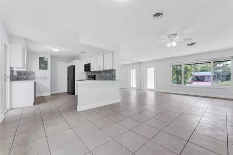 5709 Van Buren St, Hollywood, FL 33023