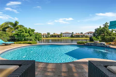 3057 NW 84th Way, Pembroke Pines, FL 33024