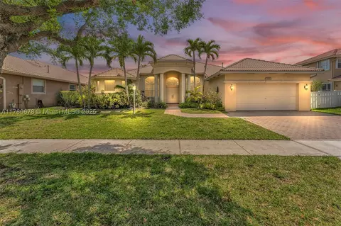 1344 NW 139th Ter, Pembroke Pines, FL 33028