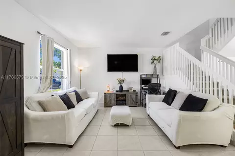 1572 SE 27th Ter, Homestead, FL 33035