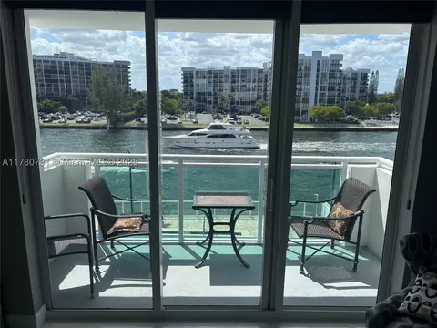 3000 S Ocean Dr #304, Hollywood, FL 33019