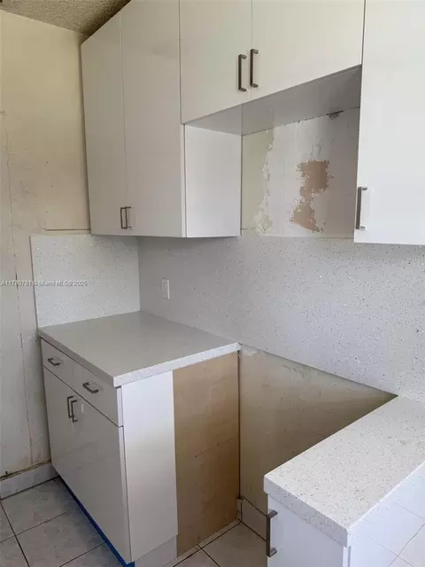 741 NE 2nd Pl, Hialeah, FL 33010 photo 2