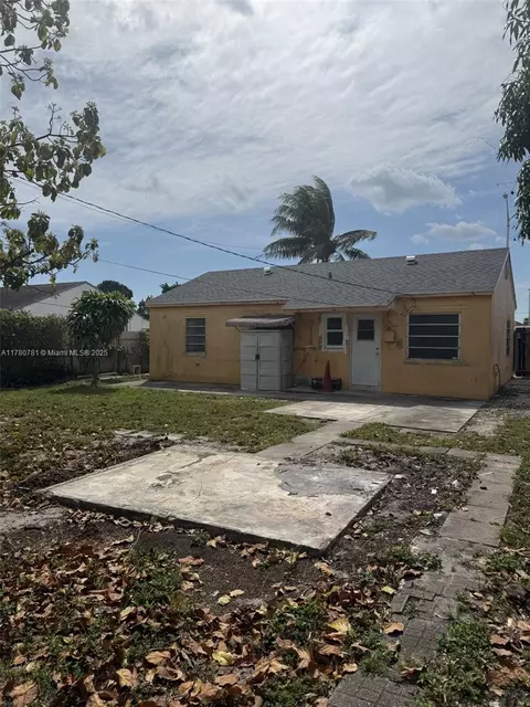 741 NE 2nd Pl, Hialeah, FL 33010 photo 8