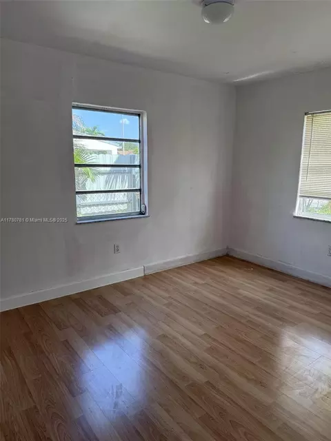741 NE 2nd Pl, Hialeah, FL 33010 photo 5