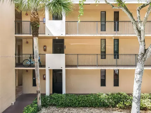 6106 Coral Lake Dr #106, Margate, FL 33063