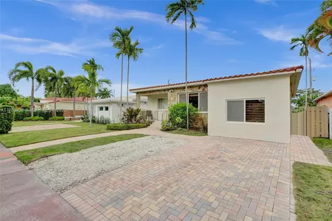 1450 Marseille Dr, Miami Beach, FL 33141