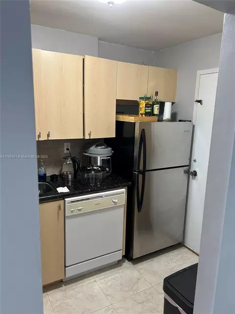 Kitchen - 2899 Collins Ave #708, Miami Beach, FL 33140 photo 1 of 2