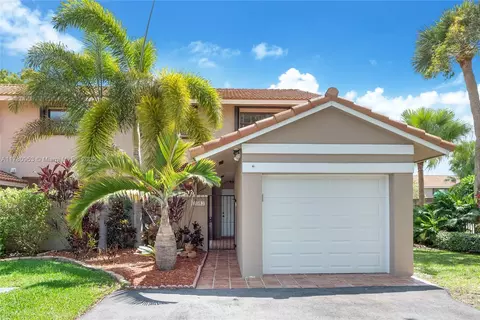 8913 SW 113th Place Cir W, Miami, FL 33176