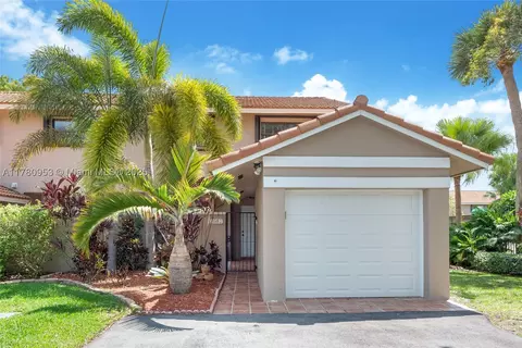 8913 SW 113th Place Cir W, Miami, FL 33176