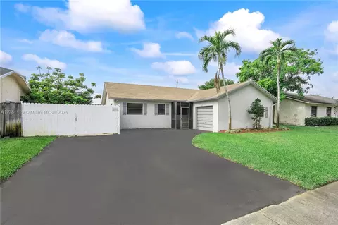 8230 NW 47th Ct, Lauderhill, FL 33351