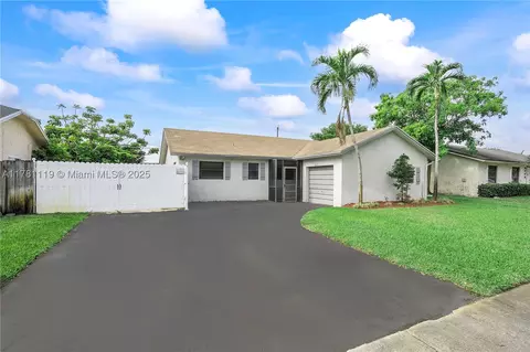 8230 NW 47th Ct, Lauderhill, FL 33351