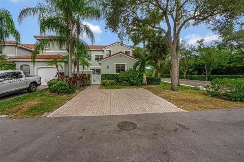 1115 Buttonwood Ln, Hollywood, FL 33019
