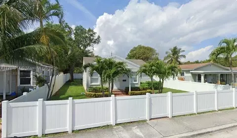405 N D St, Lake Worth, FL 33460