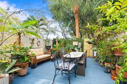 3062 S Oakland Forest Dr #205, Oakland Park, FL 33309
