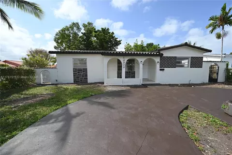 10000 SW 4th St, Sweetwater, FL 33174
