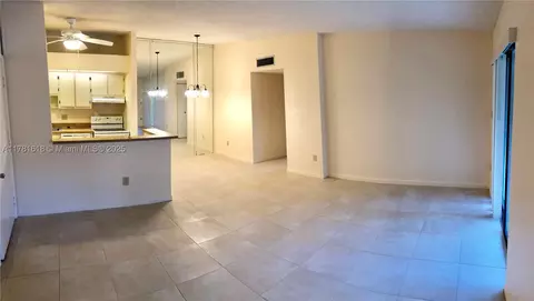 9674 S Belfort Cir #202, Tamarac, FL 33321