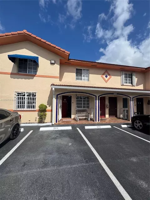 2246 W 74th St #101-10, Hialeah, FL 33016