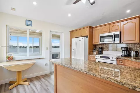 Kitchen - 6340 NW 198th Ter, Hialeah, FL 33015 photo 1 of 3