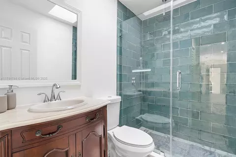 Bath - 6340 NW 198th Ter, Hialeah, FL 33015 photo 1 of 2
