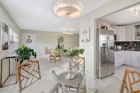 850 SW 133rd Ter #218B, Pembroke Pines, FL 33027