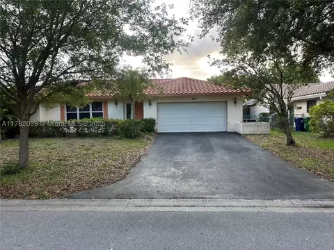 680 NW 99th Ter, Coral Springs, FL 33071