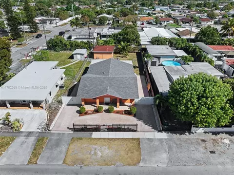 View/Area - 211 E 37th St, Hialeah, FL 33013 photo 3 of 10