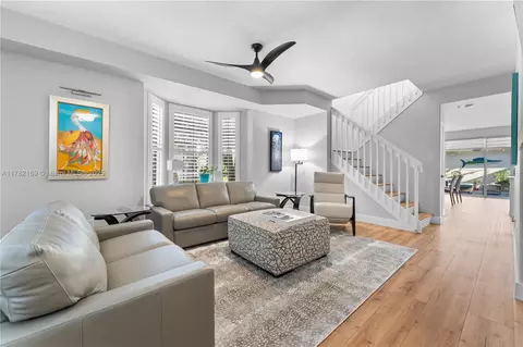 129 Farmingdale Dr, Jupiter, FL 33458
