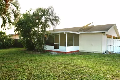 3516 W 88th Ter, Hialeah, FL 33018