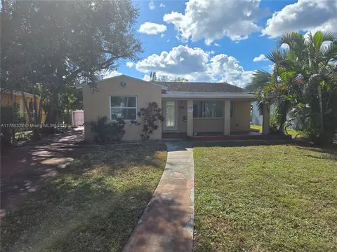 2722 Pierce St, Hollywood, FL 33020