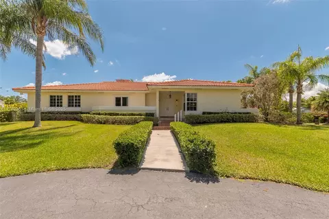 8330 SW 176th St, Palmetto Bay, FL 33157