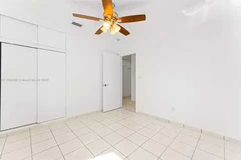 729 W 50th Pl, Hialeah, FL 33012 photo 13