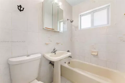 729 W 50th Pl, Hialeah, FL 33012 photo 17
