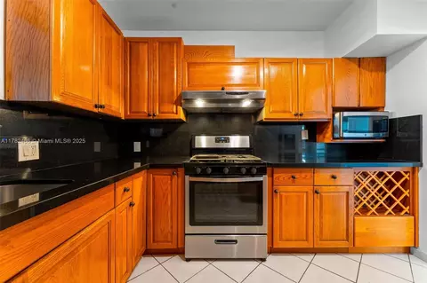 729 W 50th Pl, Hialeah, FL 33012 photo 8