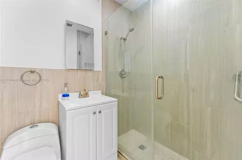 729 W 50th Pl, Hialeah, FL 33012 photo 16