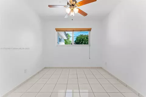 729 W 50th Pl, Hialeah, FL 33012 photo 11