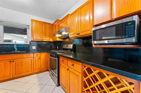 729 W 50th Pl, Hialeah, FL 33012 photo 9