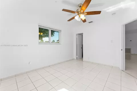 729 W 50th Pl, Hialeah, FL 33012 photo 18