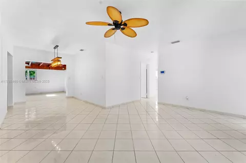 729 W 50th Pl, Hialeah, FL 33012 photo 5